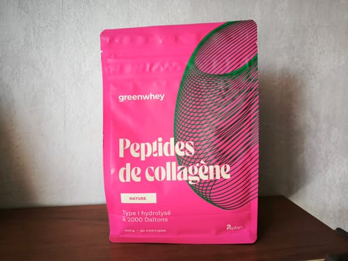 Photo d'un client du sachet rose de Peptides de collagène Greenwhey, version nature.